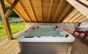 Chalet Du Saut De La Bourrique, Plain-Pied, Spa, Terrain Cloture